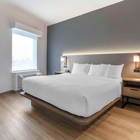 Comfort Inn & Suites Newark Liberty International Airport Eksteriør billede