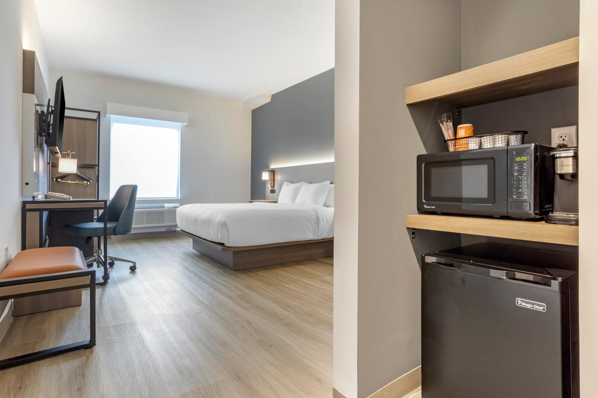 Comfort Inn & Suites Newark Liberty International Airport Eksteriør billede