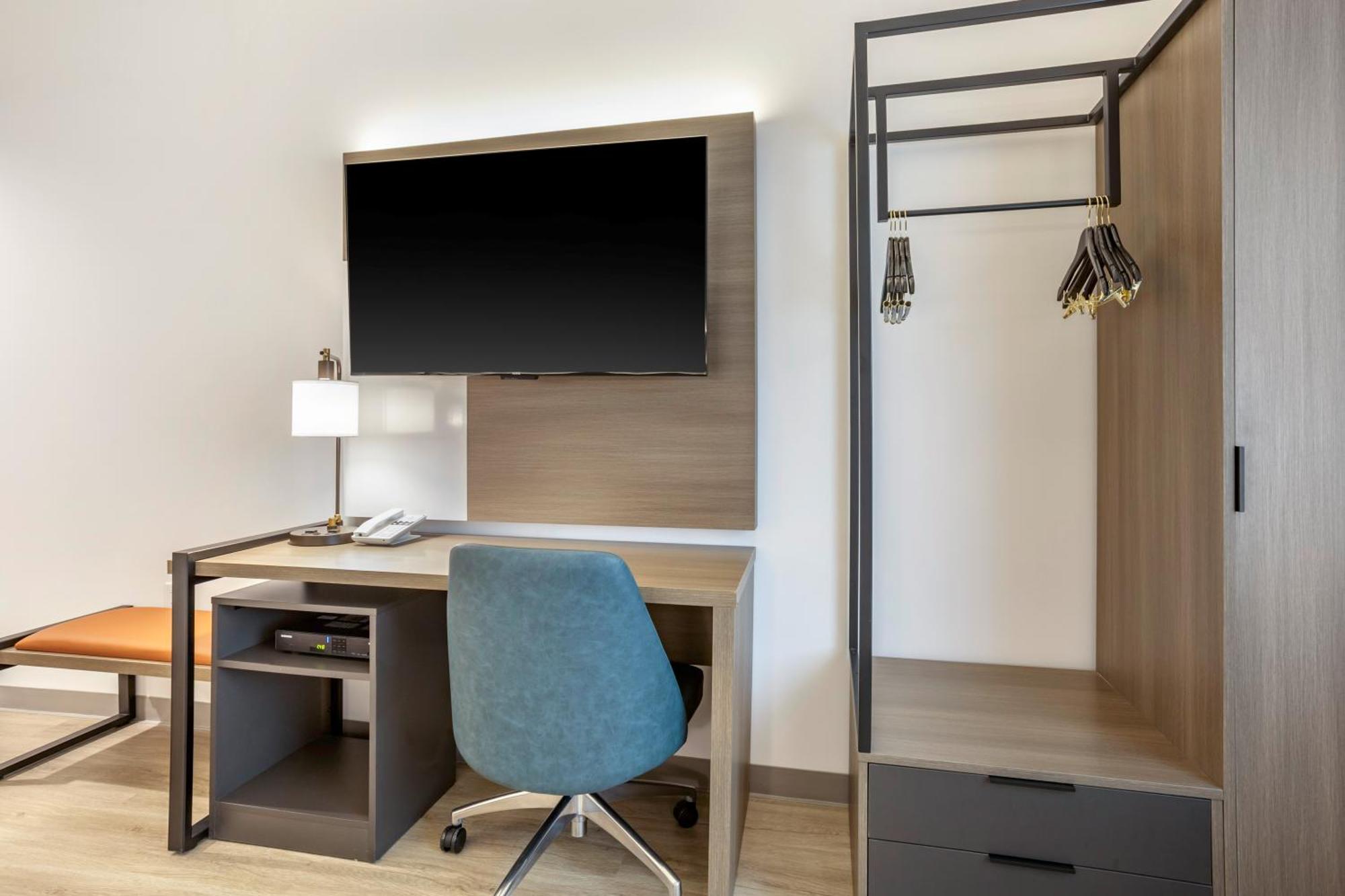 Comfort Inn & Suites Newark Liberty International Airport Eksteriør billede