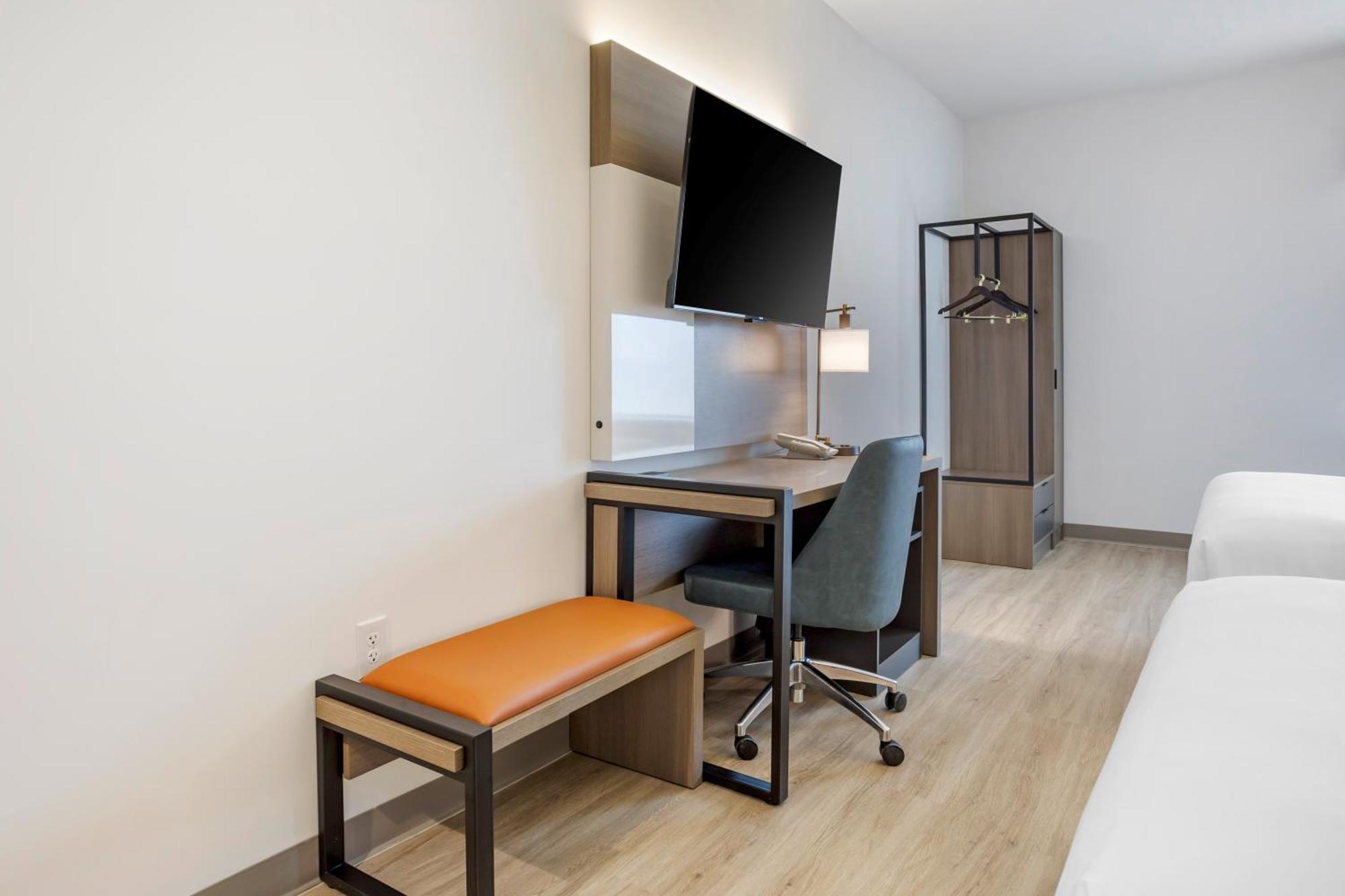Comfort Inn & Suites Newark Liberty International Airport Eksteriør billede