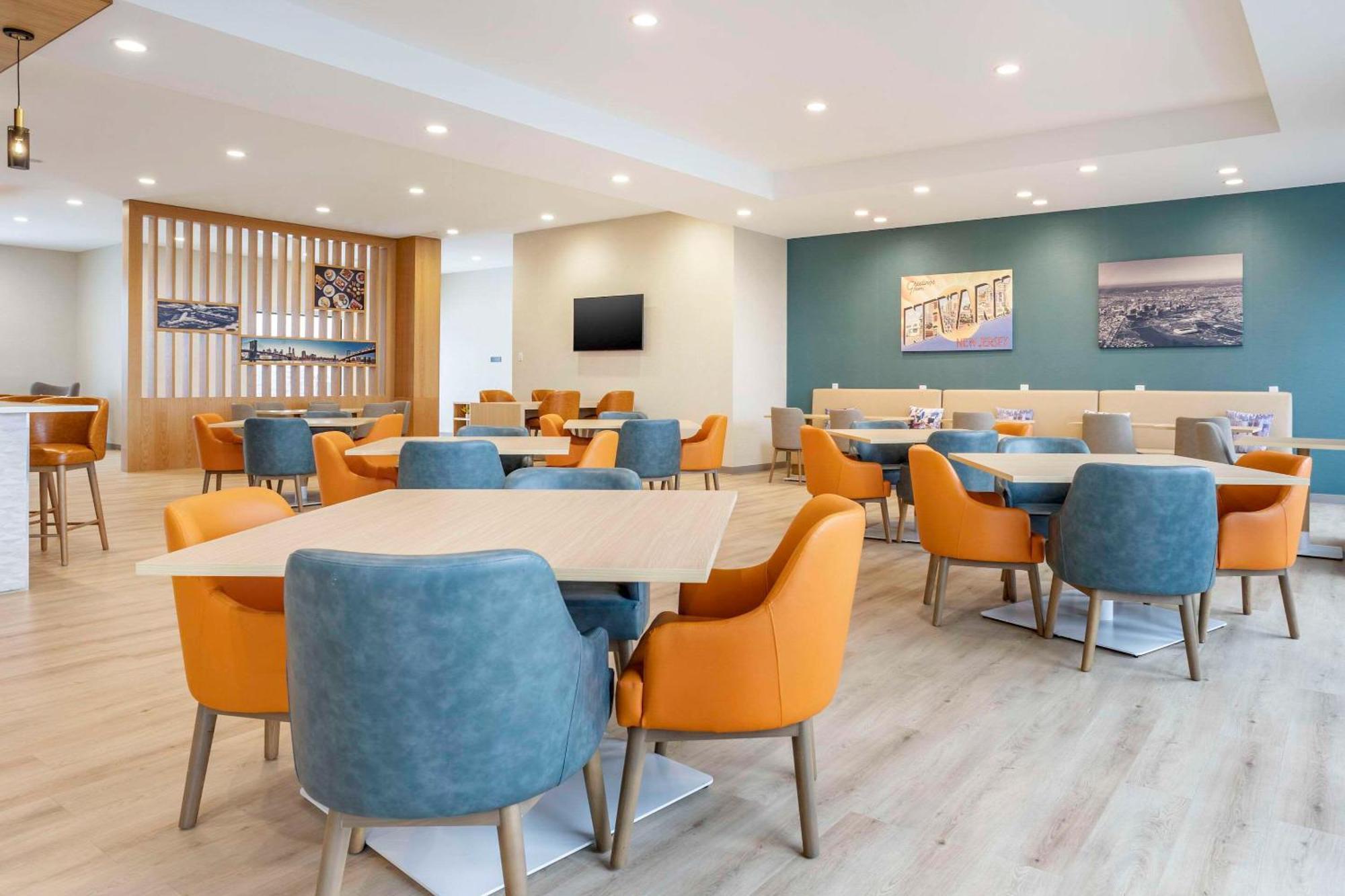Comfort Inn & Suites Newark Liberty International Airport Eksteriør billede