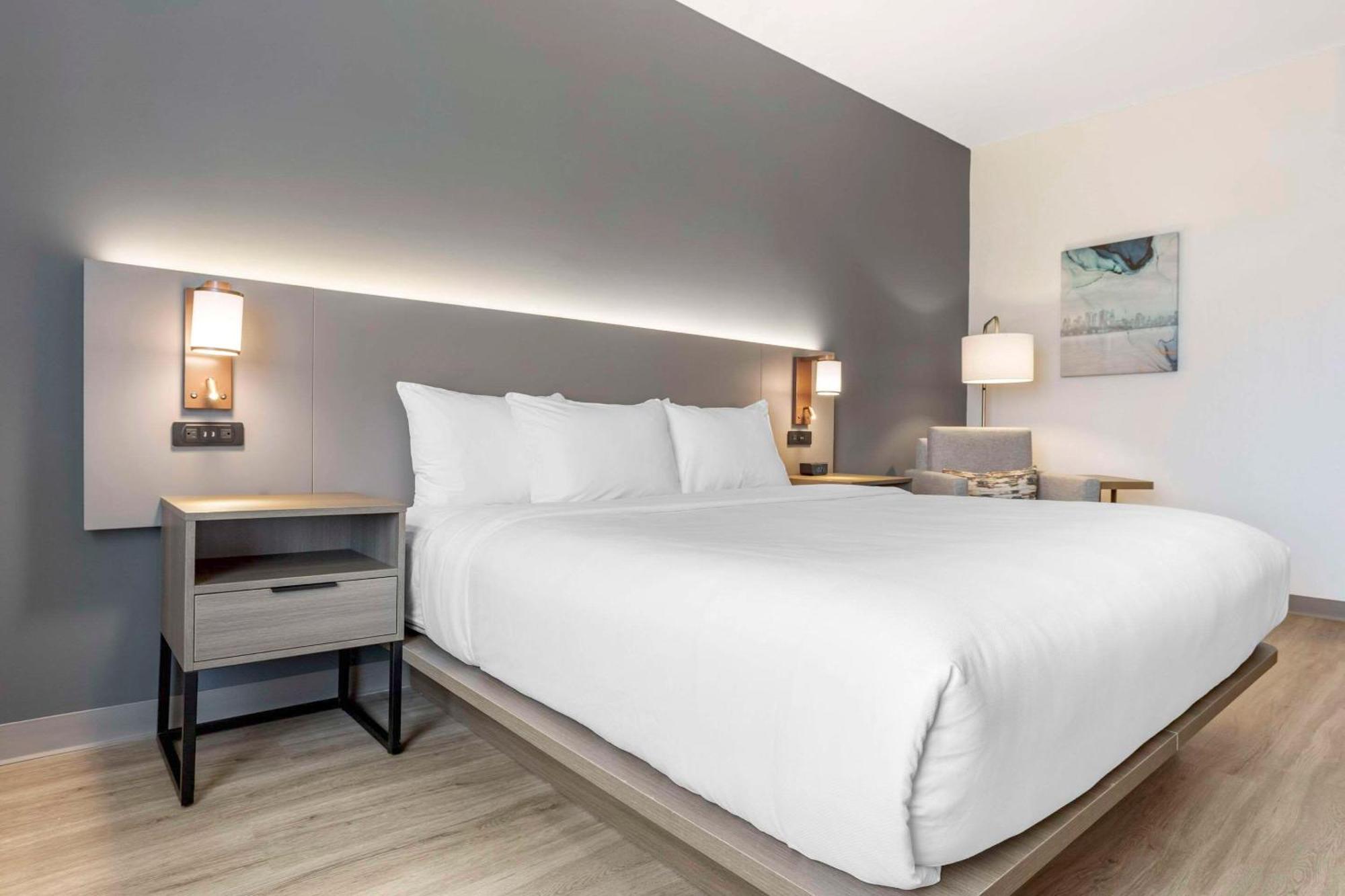 Comfort Inn & Suites Newark Liberty International Airport Eksteriør billede