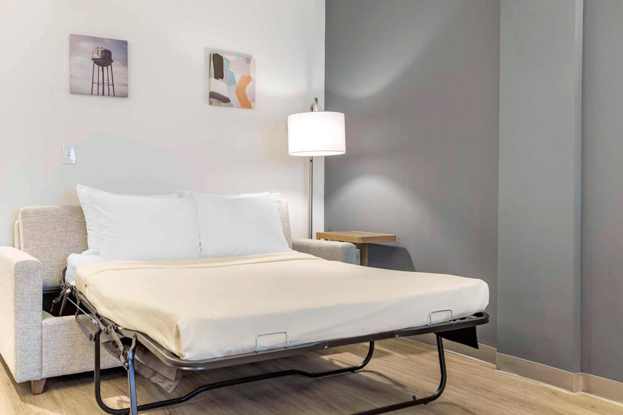 Comfort Inn & Suites Newark Liberty International Airport Eksteriør billede