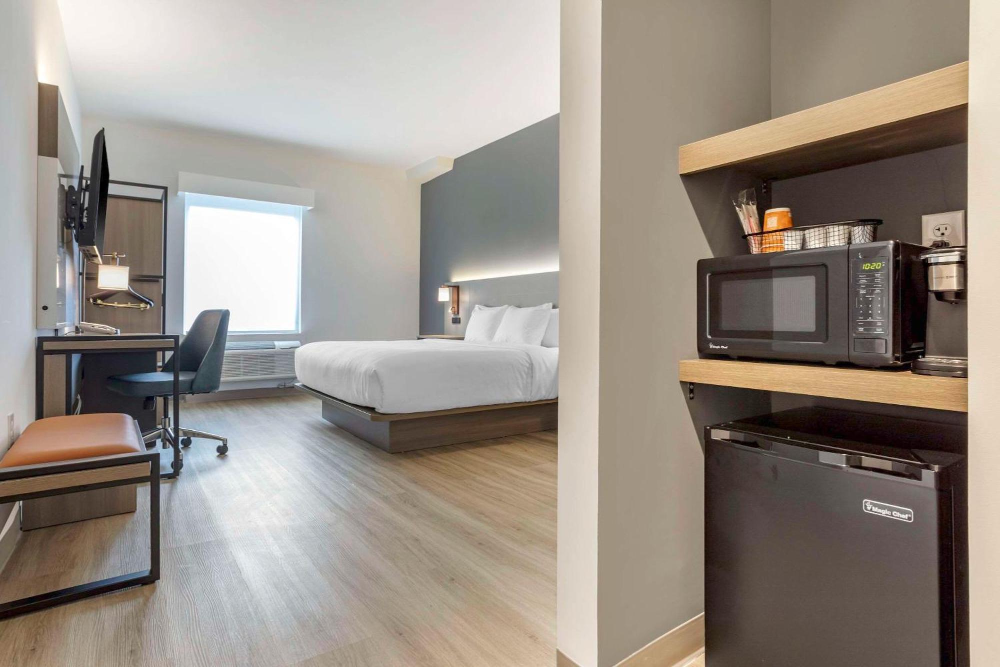 Comfort Inn & Suites Newark Liberty International Airport Eksteriør billede