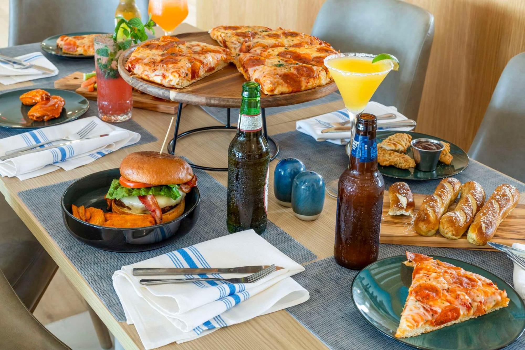 Comfort Inn & Suites Newark Liberty International Airport Eksteriør billede