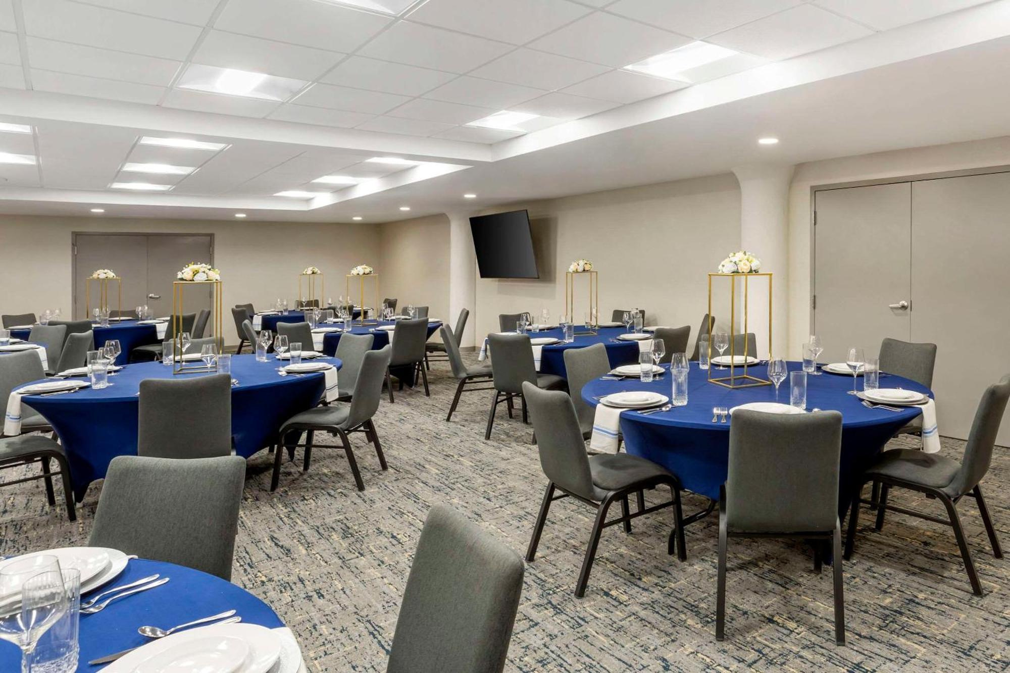 Comfort Inn & Suites Newark Liberty International Airport Eksteriør billede