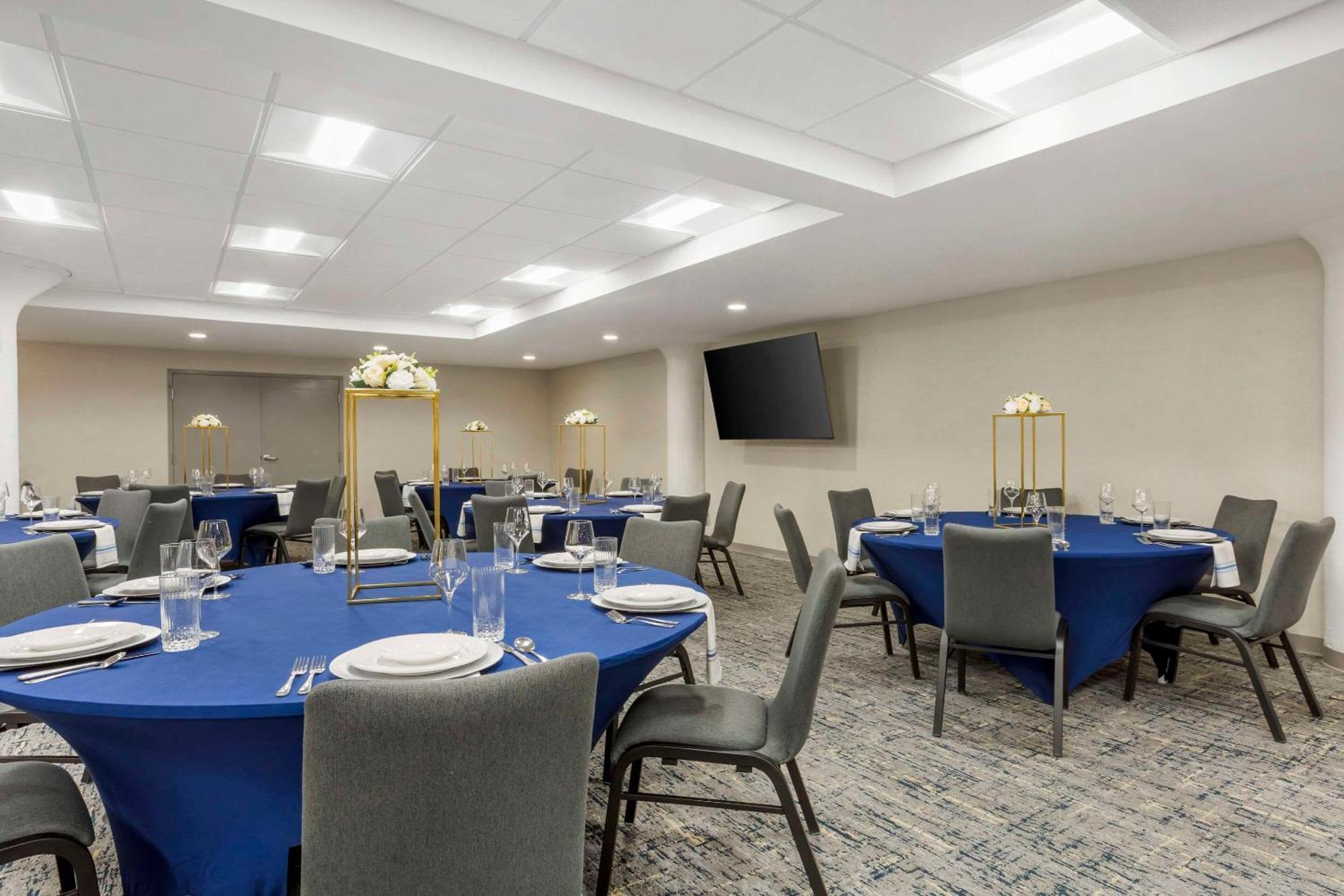 Comfort Inn & Suites Newark Liberty International Airport Eksteriør billede