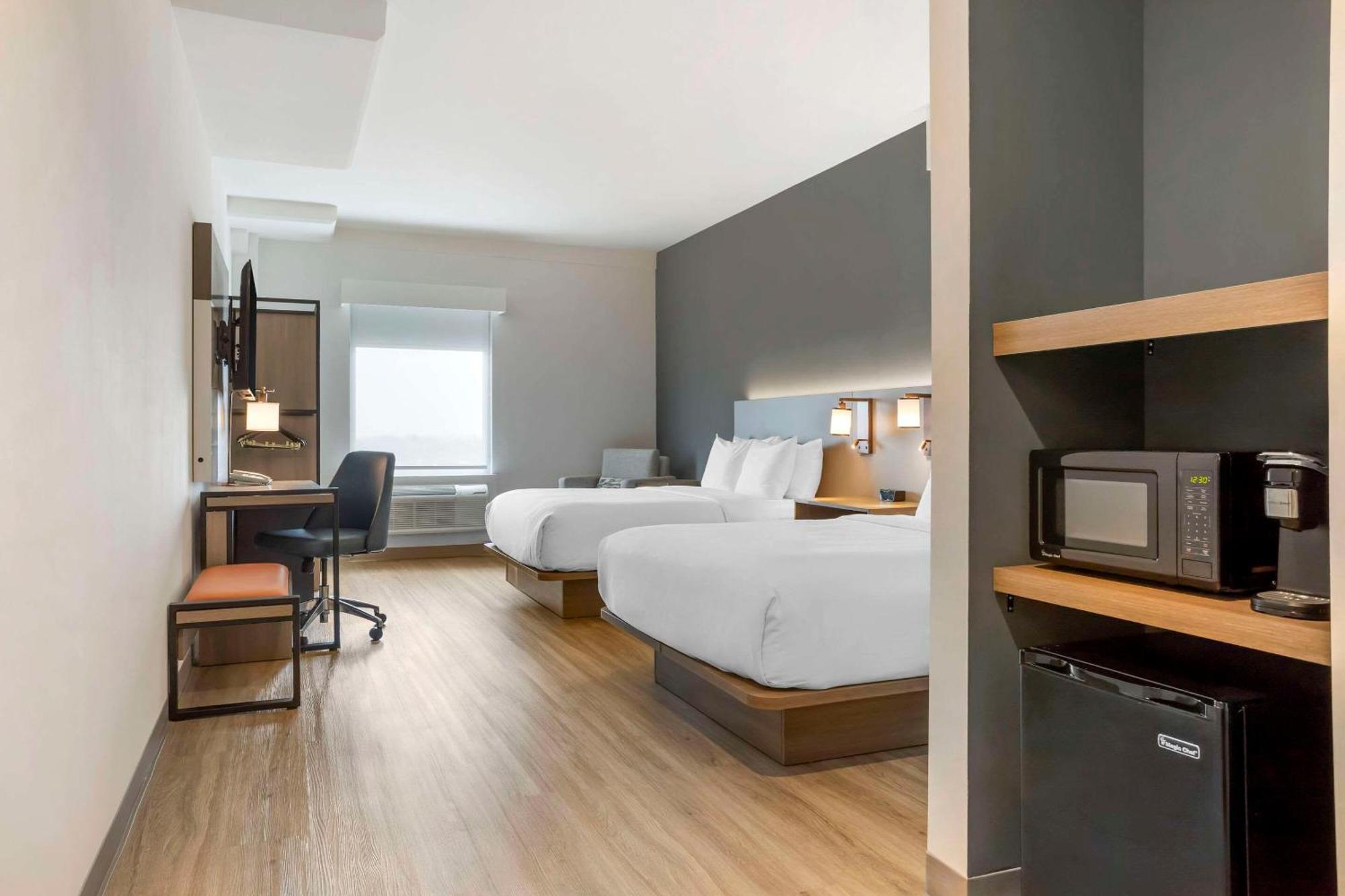 Comfort Inn & Suites Newark Liberty International Airport Eksteriør billede